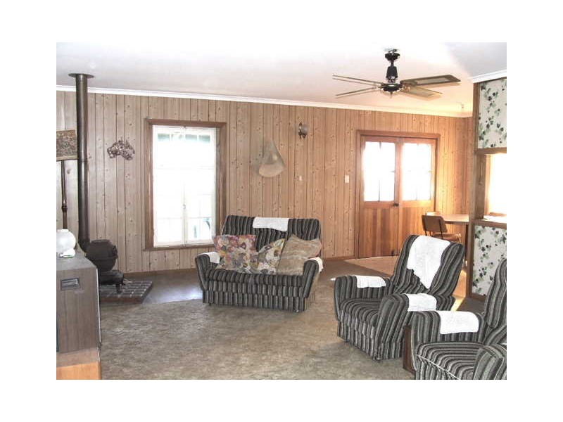 24 Government Road, Venus Bay SA 5607