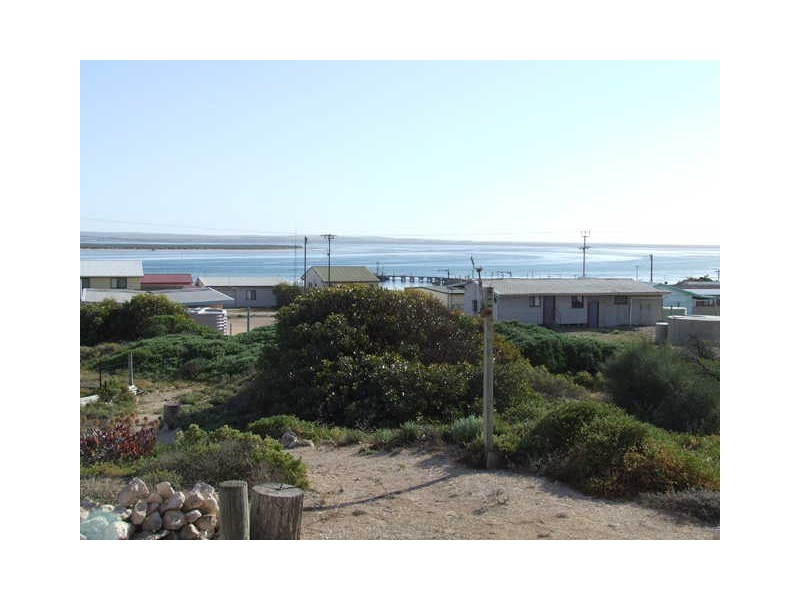 24 Government Road, Venus Bay SA 5607