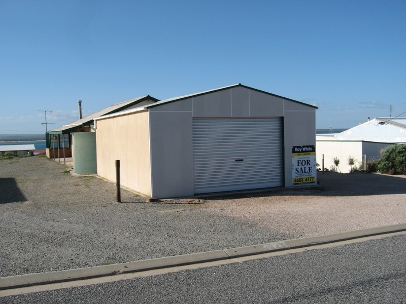24 Government Road, Venus Bay SA 5607