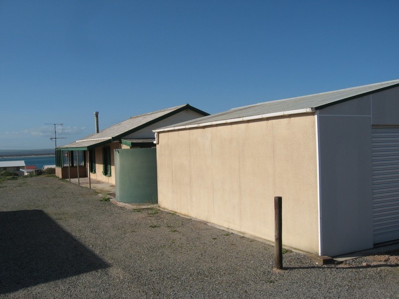 24 Government Road, Venus Bay SA 5607