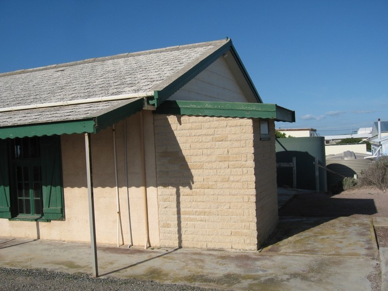 24 Government Road, Venus Bay SA 5607