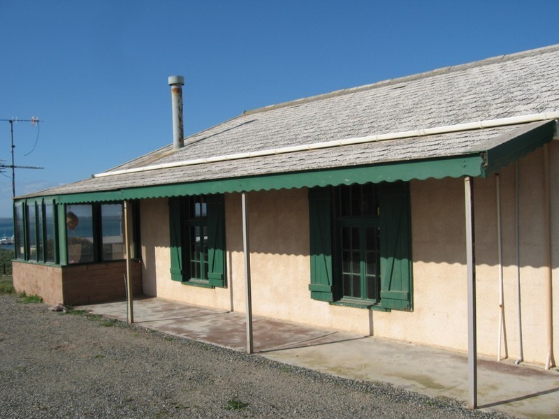 24 Government Road, Venus Bay SA 5607