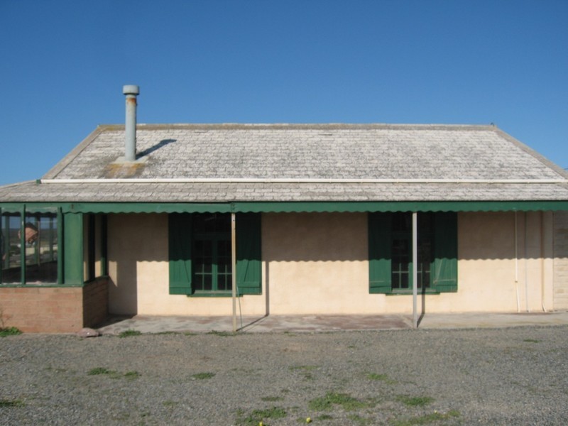 24 Government Road, Venus Bay SA 5607