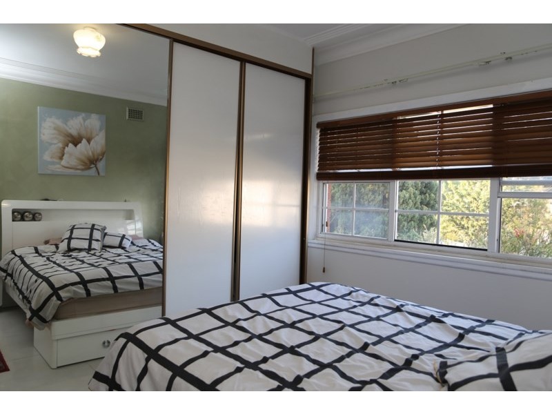 8 Julie Street, Marsfield NSW 2122