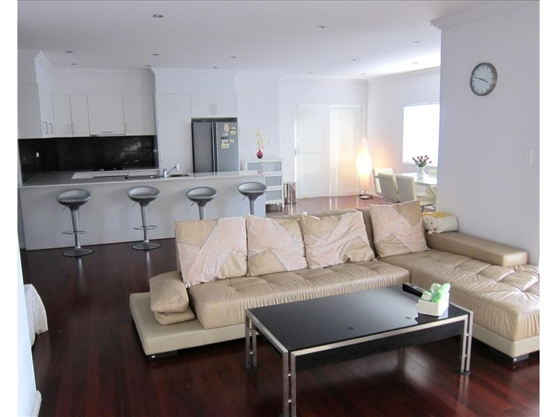 2/637 Blaxland Road, Eastwood NSW 2122