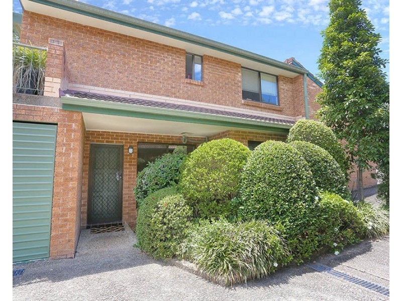 5/11 Busaco Road, Marsfield NSW 2122