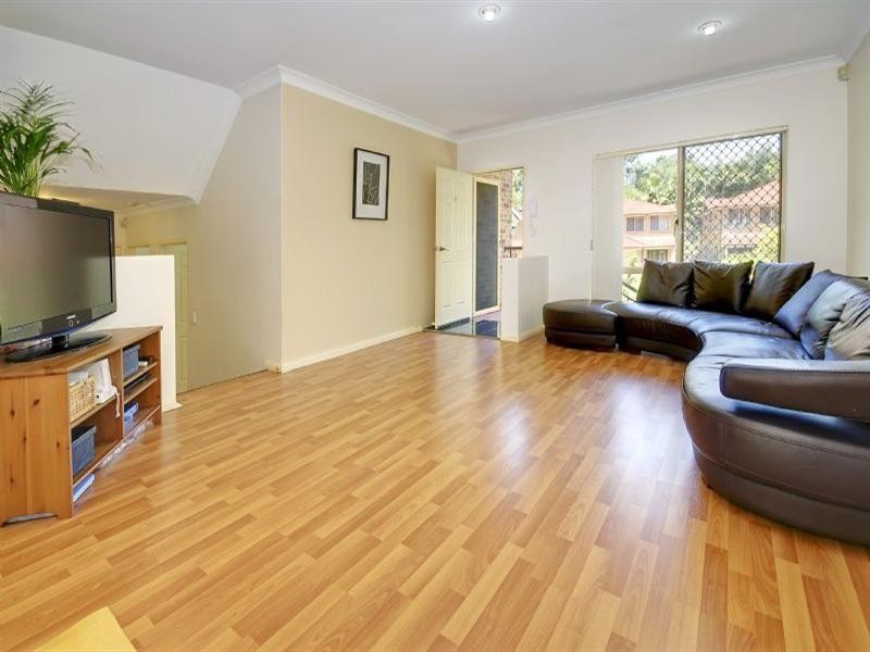 8/73A Essex Street, Epping NSW 2121