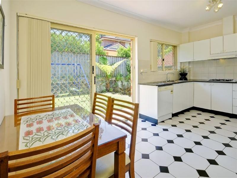 8/73A Essex Street, Epping NSW 2121