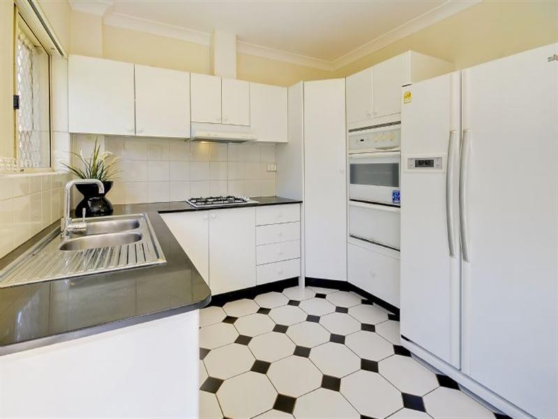 8/73A Essex Street, Epping NSW 2121