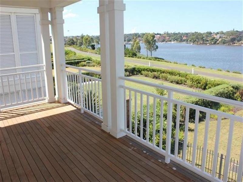 87 Peninsula Drive, Breakfast Point NSW 2137