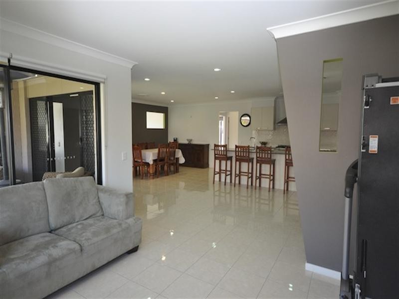 10 King Parrot Close, Narangba QLD 4504