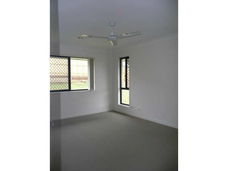 10 Lilly Anna Lane, Narangba QLD 4504