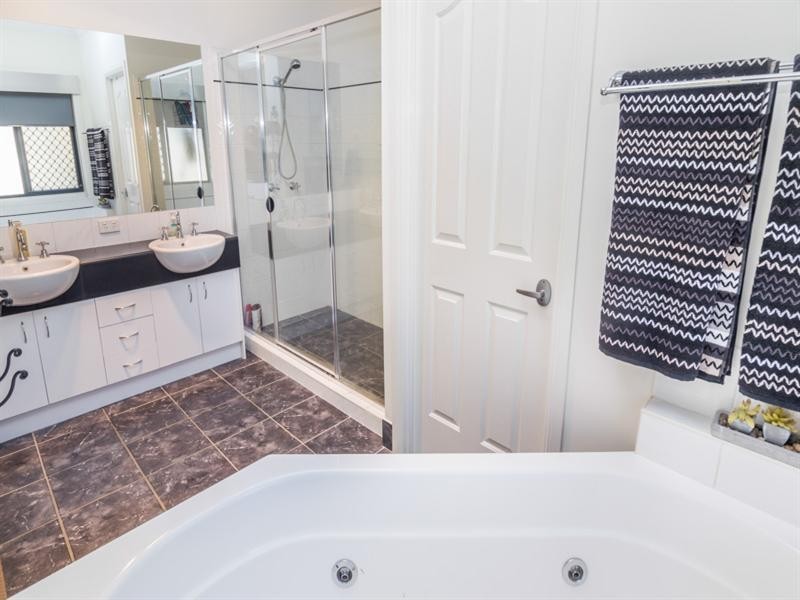 34 Mitta Crescent, Narangba QLD 4504