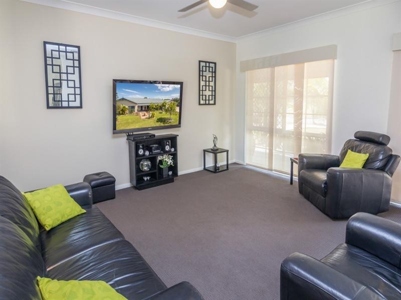 34 Mitta Crescent, Narangba QLD 4504