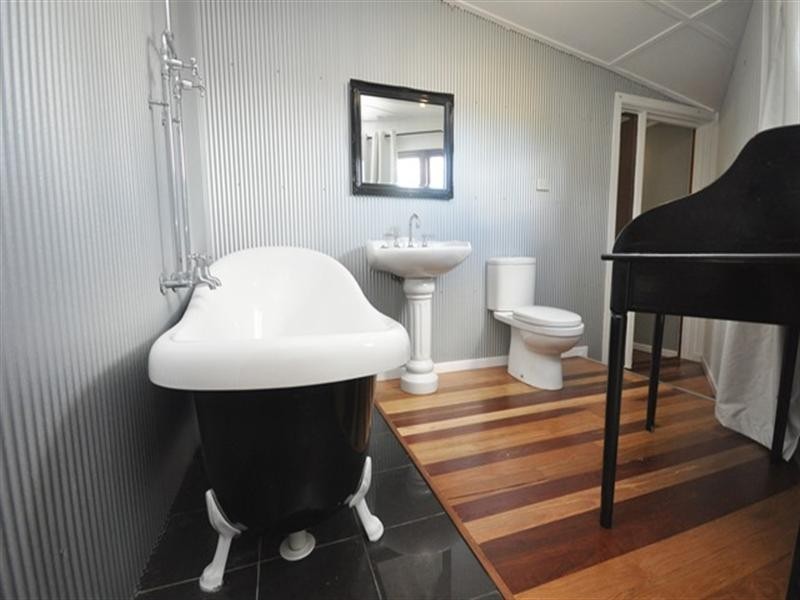 32 Young Road, Narangba QLD 4504