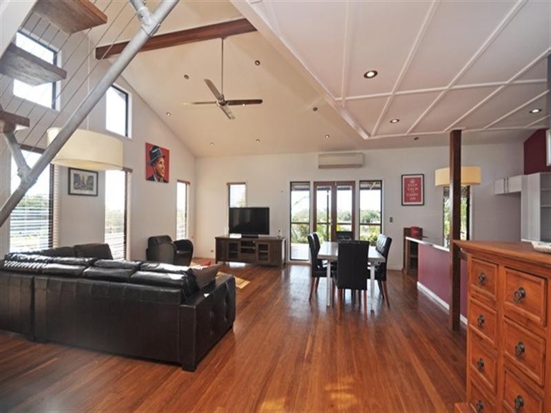 32 Young Road, Narangba QLD 4504