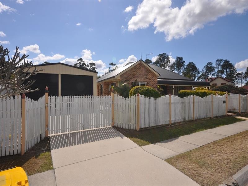 10 Highlands Drive, Narangba QLD 4504