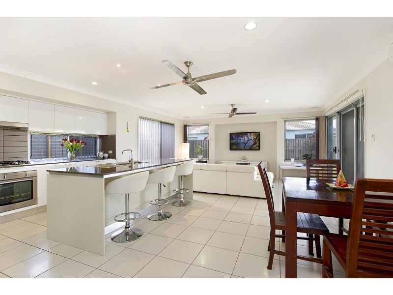 5 Clarence Close, Narangba QLD 4504