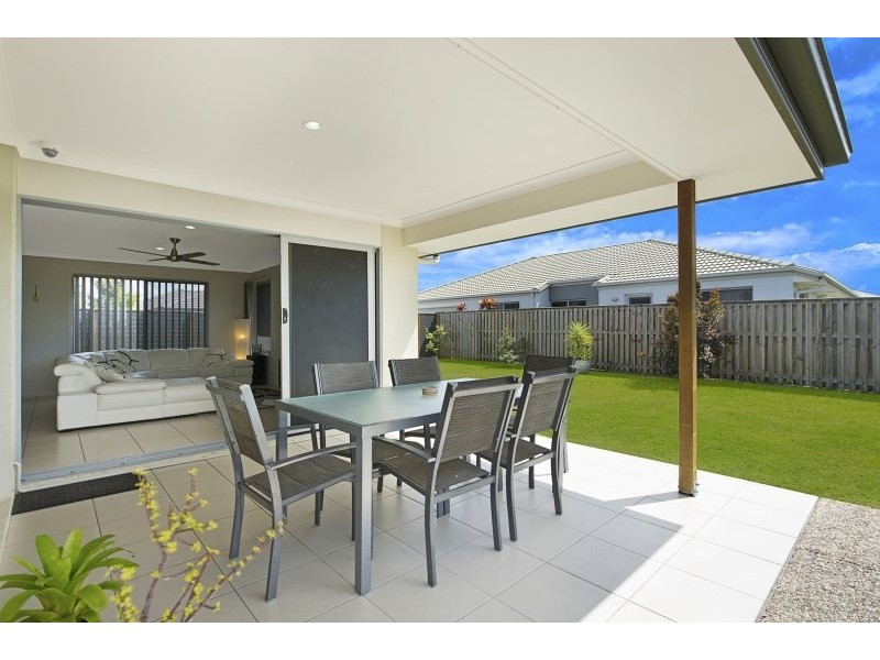 5 Clarence Close, Narangba QLD 4504