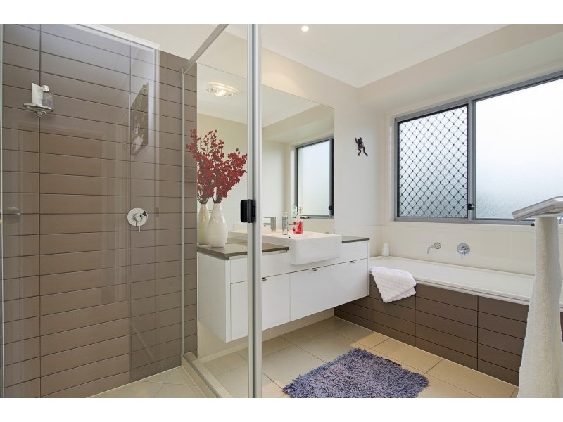 5 Clarence Close, Narangba QLD 4504