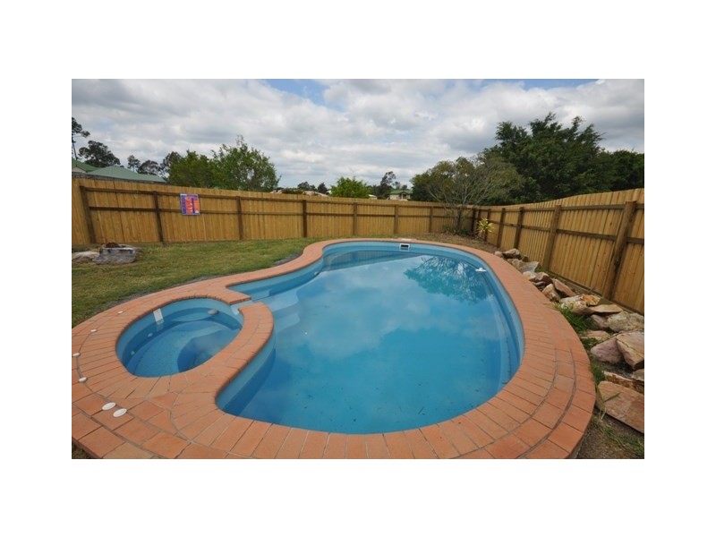 8 Tantallon Place, Narangba QLD 4504
