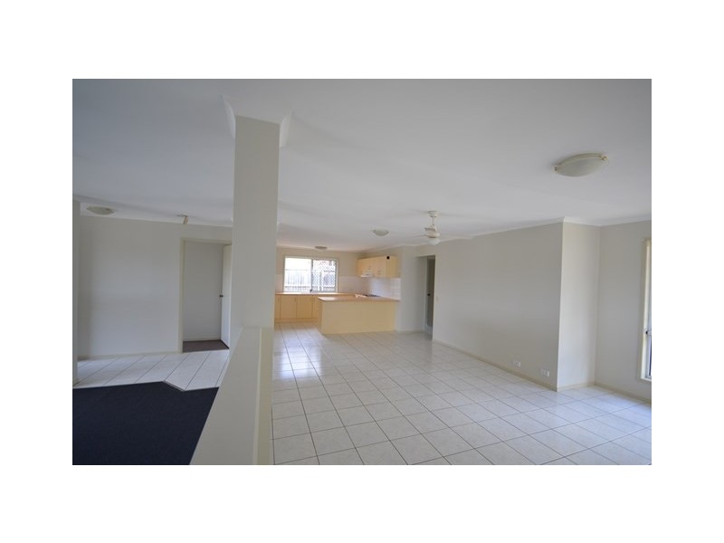 8 Blaxland Place, Narangba QLD 4504