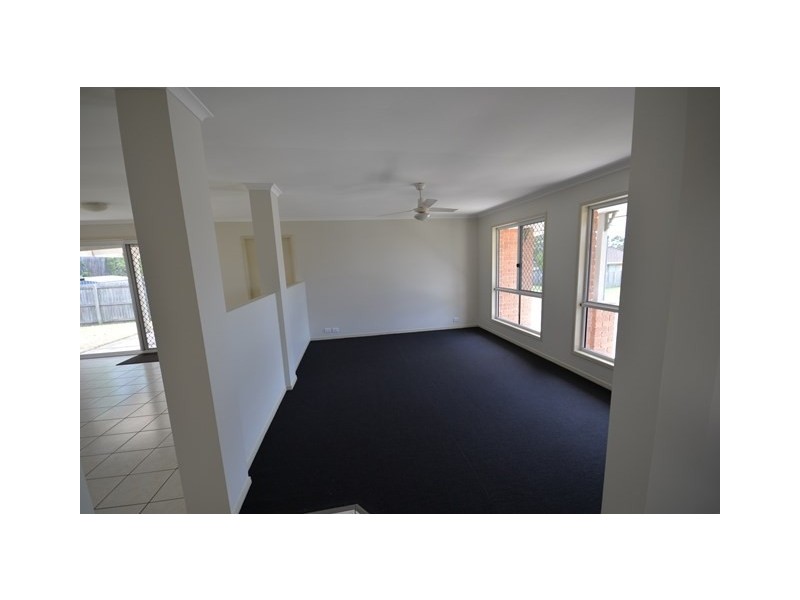 8 Blaxland Place, Narangba QLD 4504