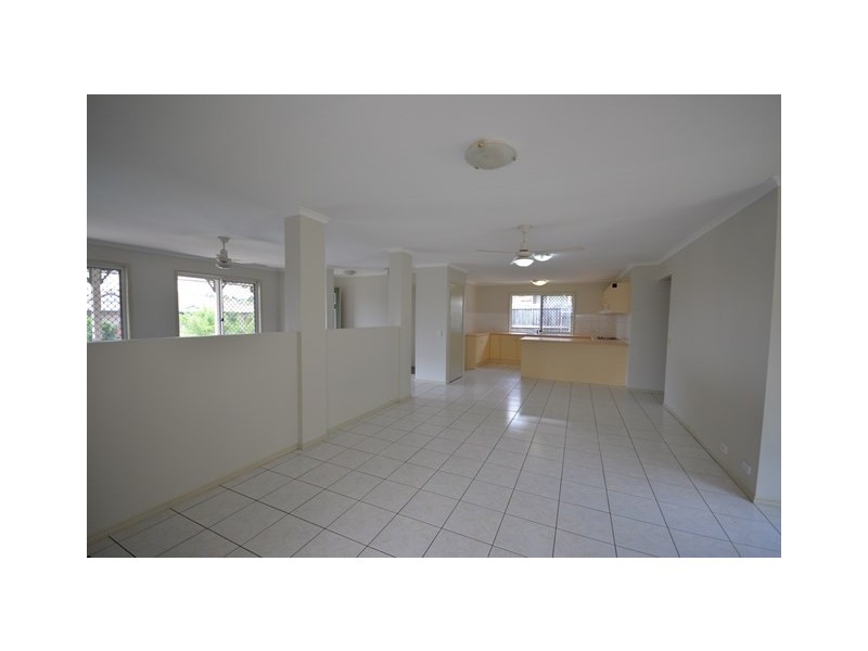 8 Blaxland Place, Narangba QLD 4504