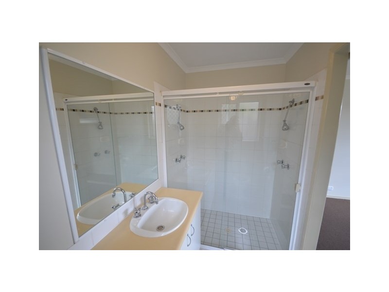 8 Blaxland Place, Narangba QLD 4504