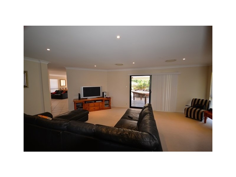 49 Yellow Robin Court, Narangba QLD 4504