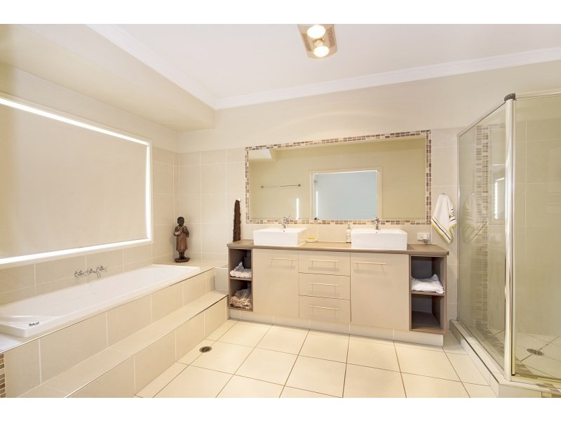 9 Firewheel Place, Narangba QLD 4504