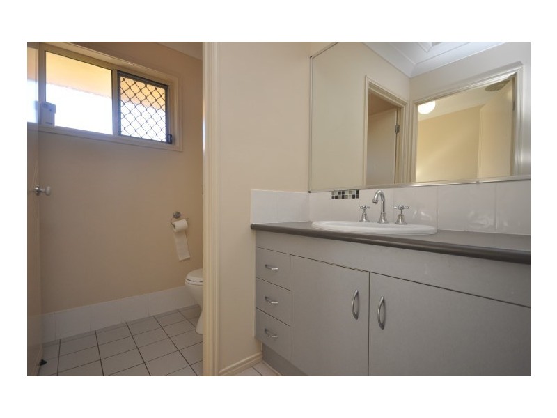 10 Tosca Street, Cashmere QLD 4500