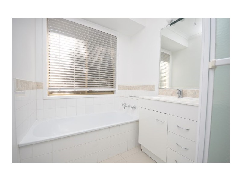 2 Brewster Court, Petrie QLD 4502