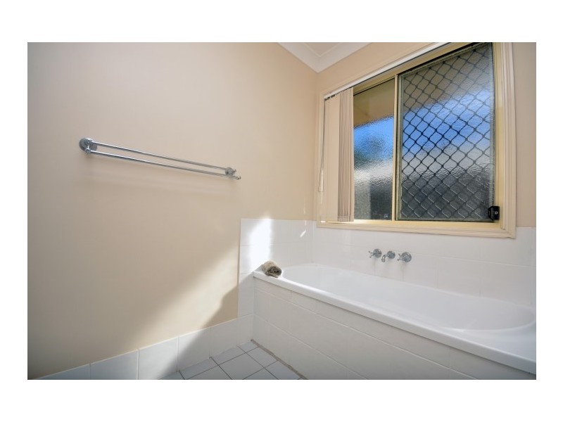 10 Tosca Street, Cashmere QLD 4500