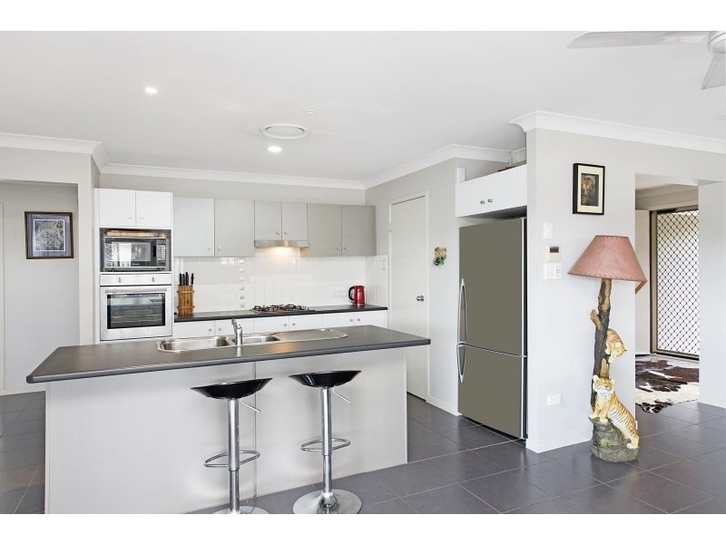 22 Lilly Crescent, Kallangur QLD 4503