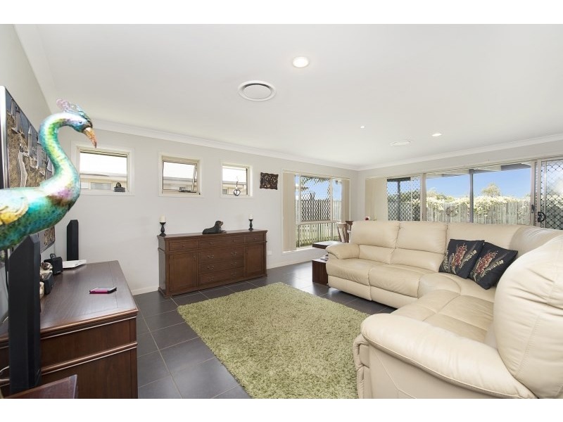 22 Lilly Crescent, Kallangur QLD 4503