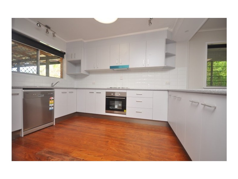 302 Oakey Flat Road, Morayfield QLD 4506