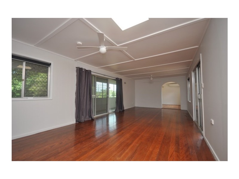 302 Oakey Flat Road, Morayfield QLD 4506