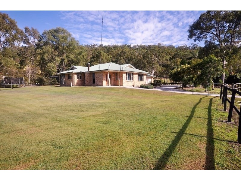 106 Wattlebird Drive, Elimbah QLD 4516