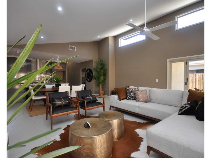 33 Jinibara Crescent, Narangba QLD 4504