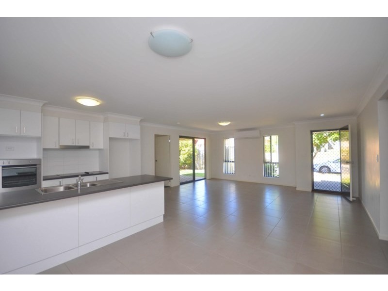 2/22 Lennon Boulevard, Narangba QLD 4504