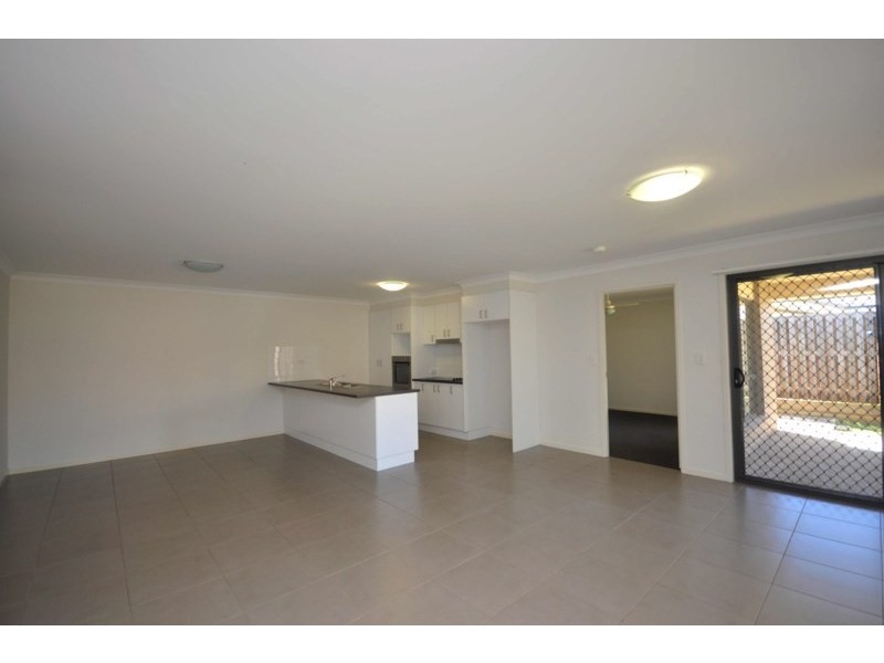 2/22 Lennon Boulevard, Narangba QLD 4504