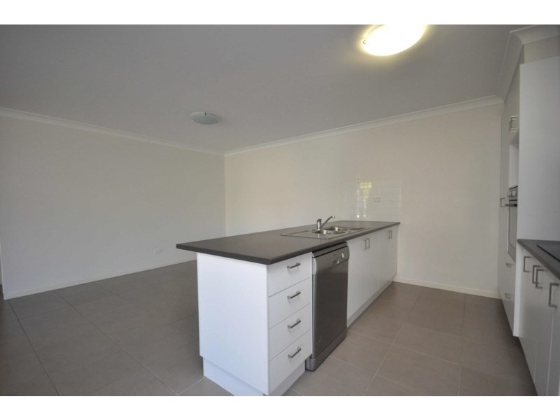 2/22 Lennon Boulevard, Narangba QLD 4504