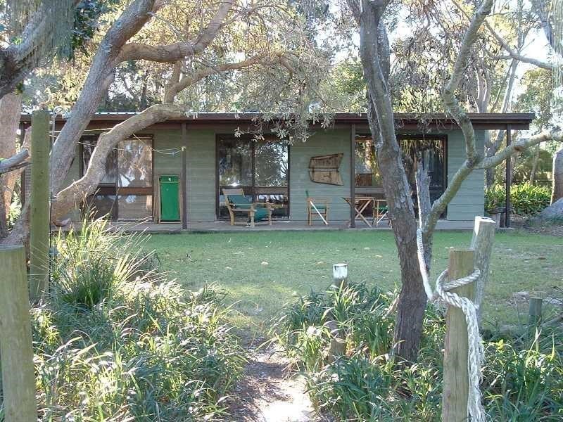 32 Bayside Drive, Beachmere QLD 4510