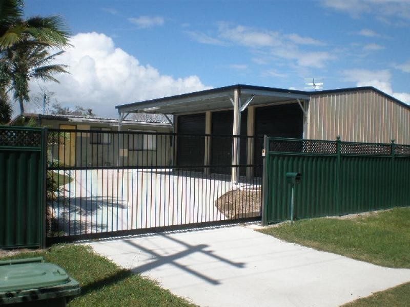 32 Bayside Drive, Beachmere QLD 4510