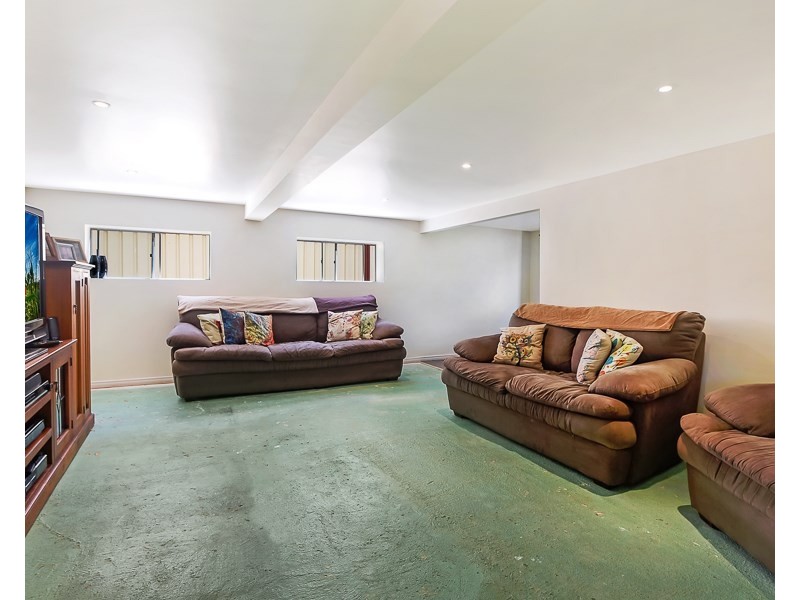 9 Golden Avenue, Kallangur QLD 4503