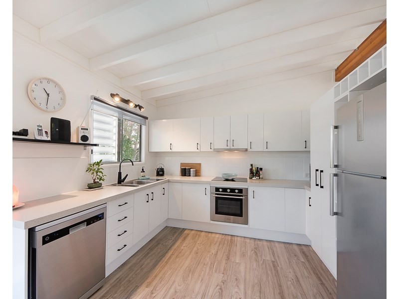 8 Waratah Street, Albany Creek QLD 4035