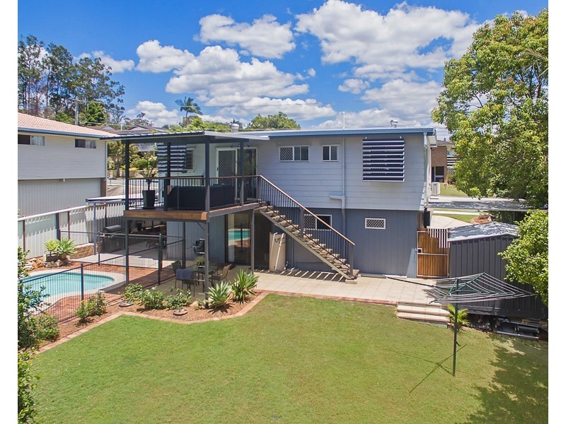 8 Waratah Street, Albany Creek QLD 4035