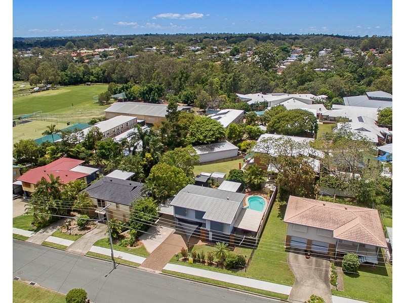 8 Waratah Street, Albany Creek QLD 4035