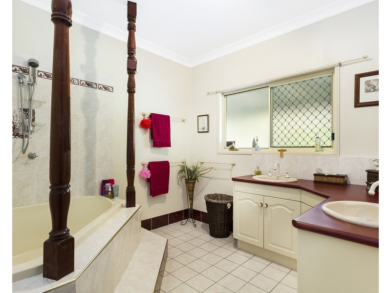 23-25 Rojan Court, Elimbah QLD 4516